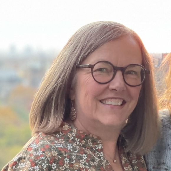 Meet your Posher, Heather - Picture 1 of 1